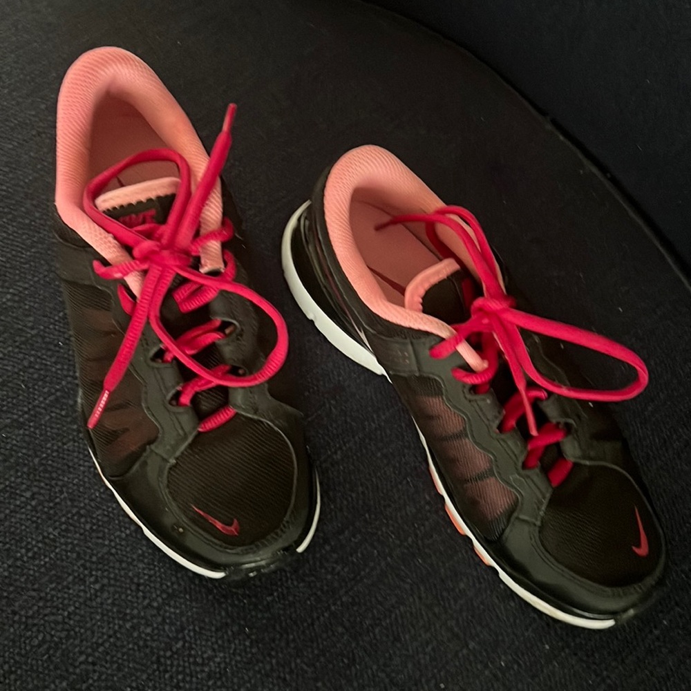 Nike Flex TR2 Black & Pink Lace Up Training Running Sneakers Size 5